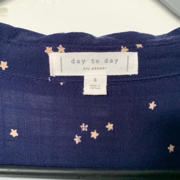 Day to Day starry top - Picture 3 of 4